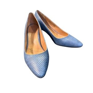 Vionic Blue Croc Embossed Comfort Pump 2in Heel Classic and Unique Size 9